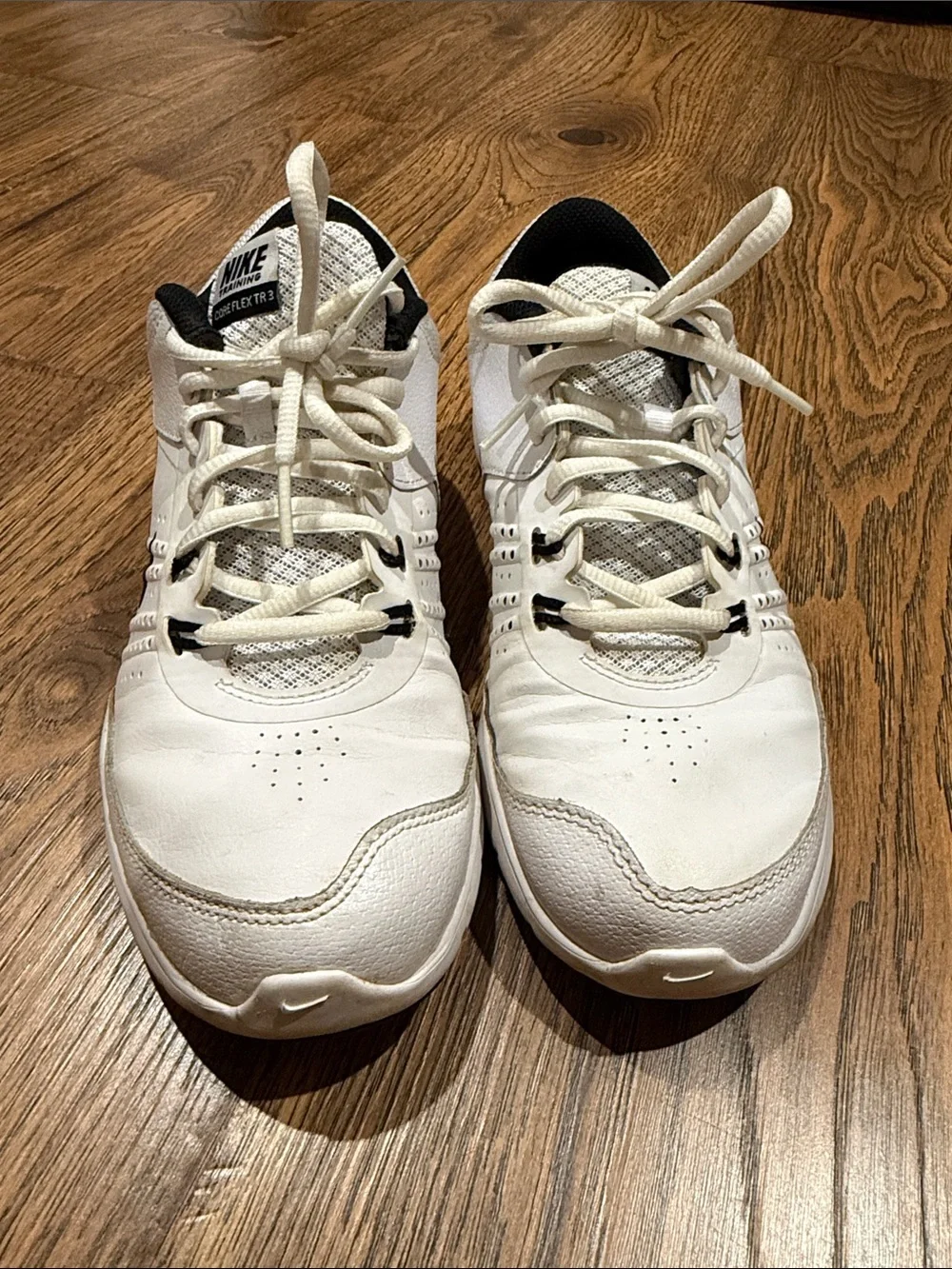 Nike women’s White and Black Athletic Training Sneakers